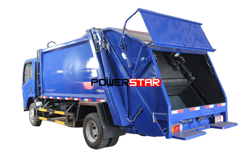 Camion compacteur de déchets Isuzu 700P