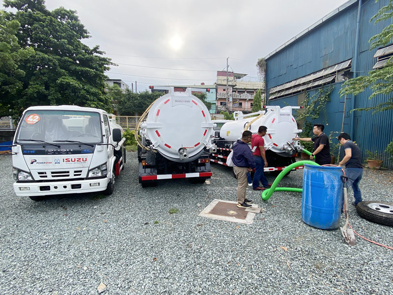 Camions suceurs d'égouts ISUZU à vendre