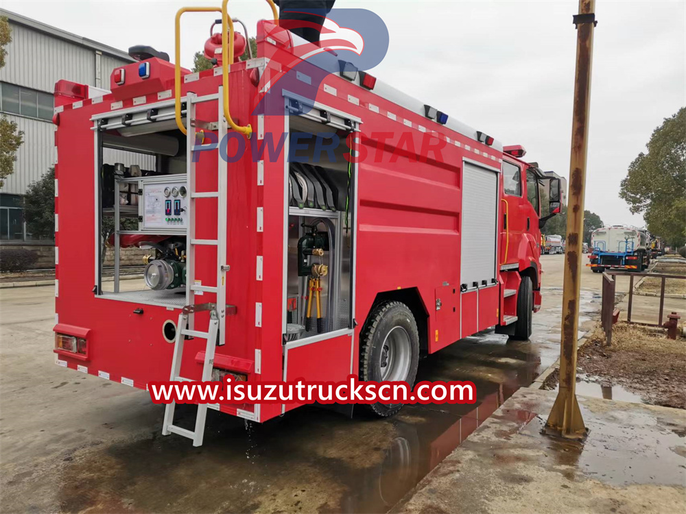 camion de pompiers isuzu