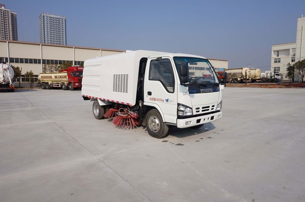 5cbm capacity Isuzu Road Cleaning Sweeper Truck For Sale - Camions PowerStar
    