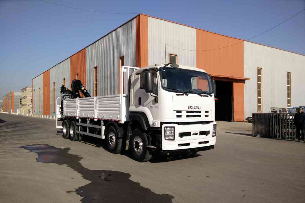 VC46 6UZ1-TCG40 ISUZU 16 tonnes poids lourds avec grue, camion-grue