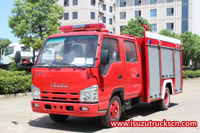 25 unités de camion de pompiers à eau Isuzu ELF pour l'exportation
    