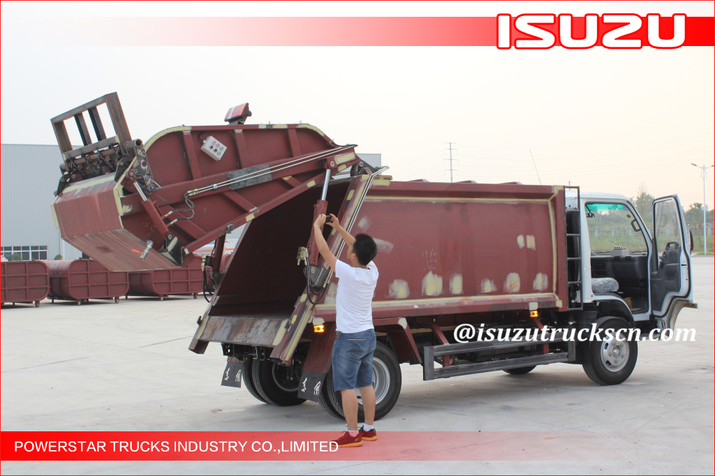 3tons ISUZU Rubbish Compressed Truck with 4KH1 engine
