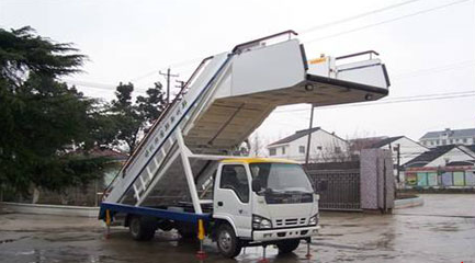 ISUZU nkr77 Truck-mounted Passenger Stairs for sale