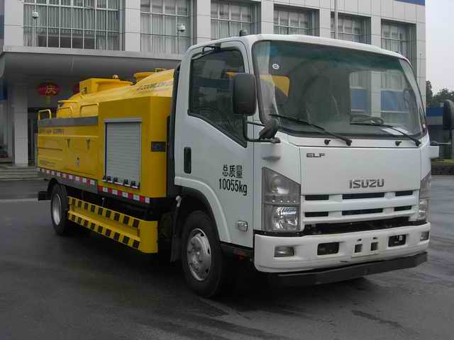 Quality Isuzu water jetting and sewage suction tanker truck 