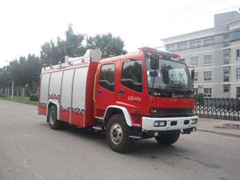5500L isuzu water foam industrial fire fighting vehicle