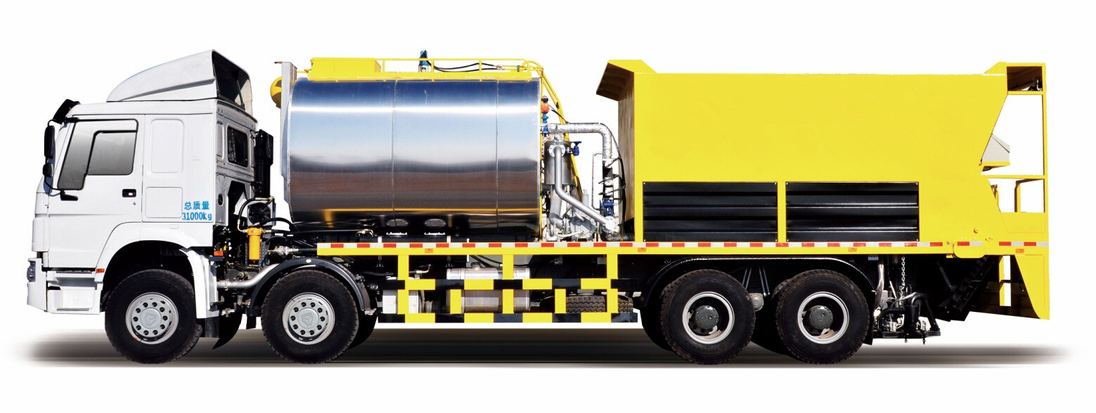 ISUZU bitumen tanker synchronous chip sealer truck