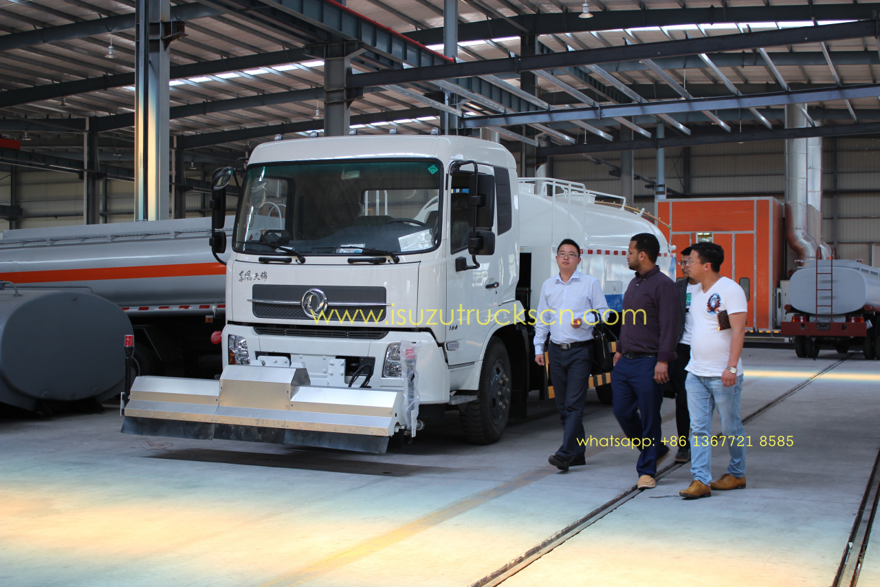 Isuzu 5000L NPR ELF diesel gaoline refuel tank truck oil tank truck for dubai Africa
