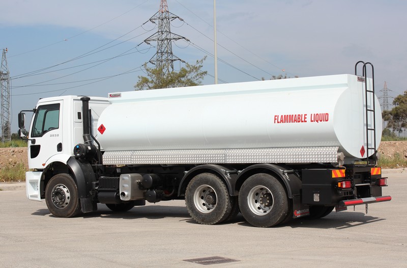 Fuel Tanker 20000 litres Isuzu Truck