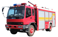Camion de pompiers simple de mousse de l'eau de cabine de l'Arménie 4x2 5000L Isuzu