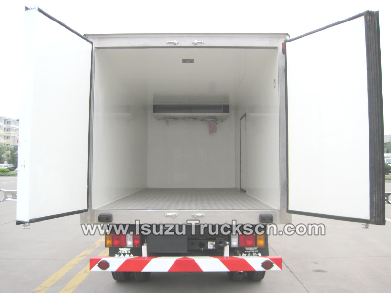 rear door picture for Refrigeration Truck Isuzu reefer trucks