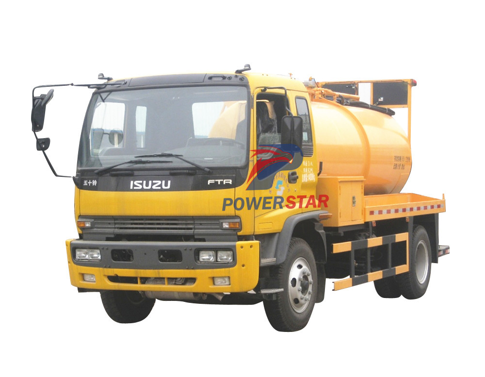Sludge water vacuum trucks Isuzu (8,000 Liters)