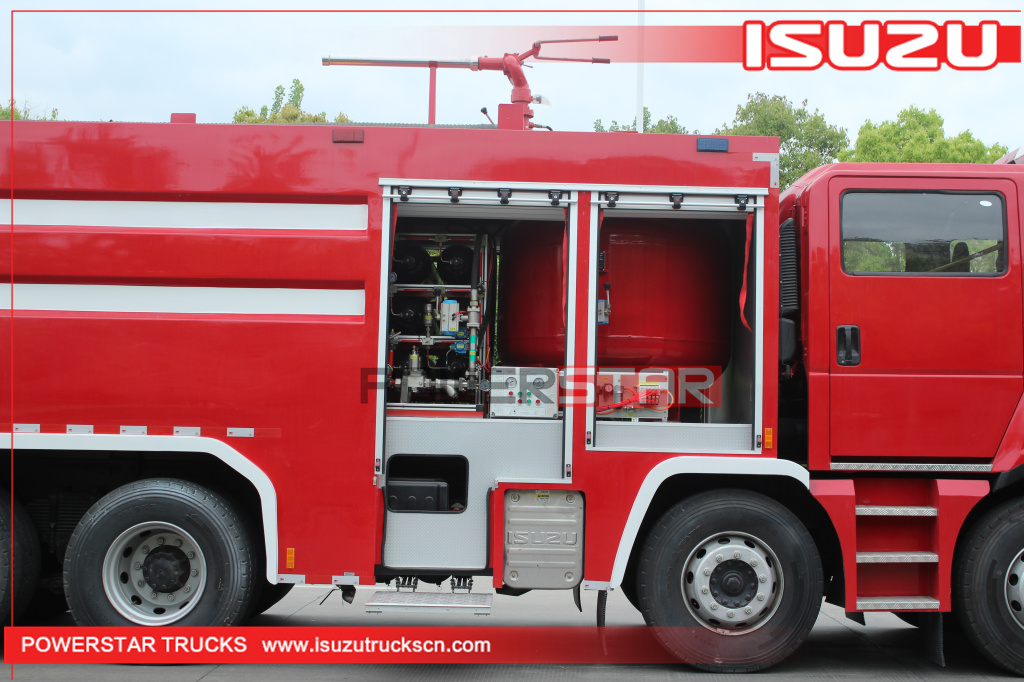 Camion de lutte contre l'incendie combiné par poudre résistante de mousse de l'eau du Japon ISUZU GIGA