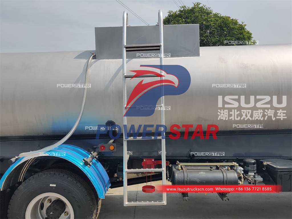 ISUZU NKR 4CBM stainless steel drinking water truck for sale