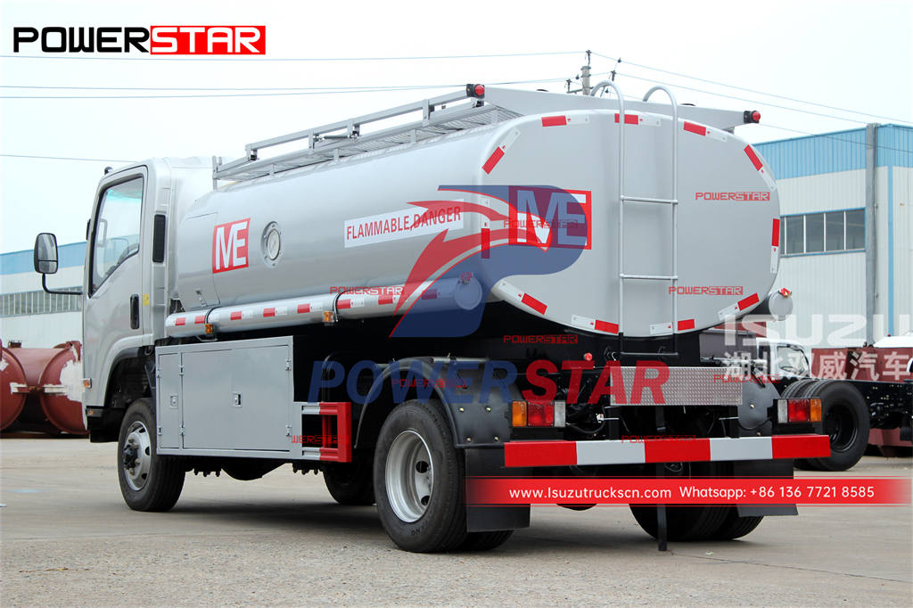 ISUZU 700P 4 × 4 tonneau de carburant tout-terrain à vendre