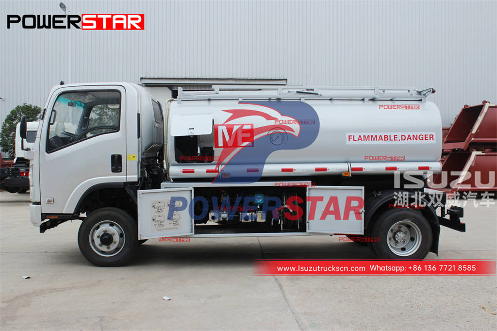 Camion-citerne d'huile/carburant/diesel ISUZU 4 × 4 AWD personnalisé pour les Philippines