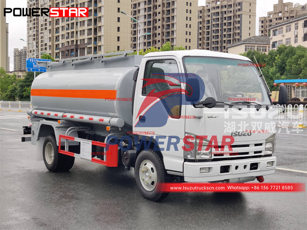 Bon prix camion distributeur de carburant ISUZU NKR 4CBM à vendre