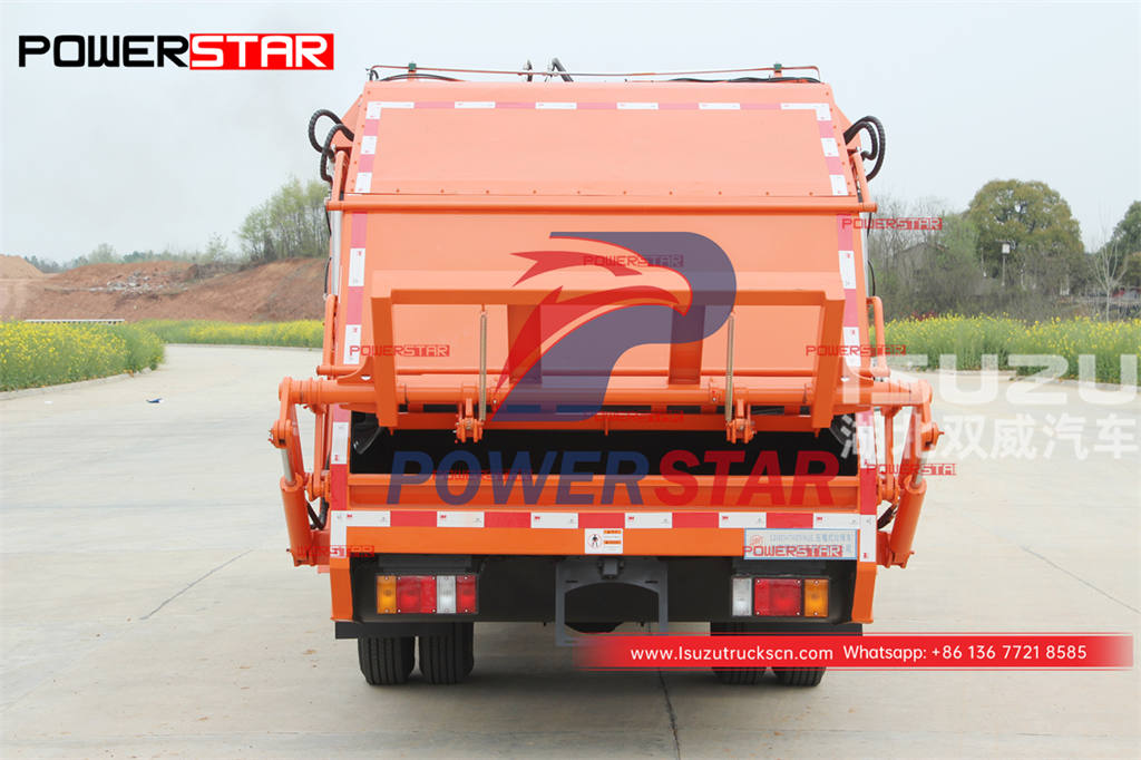 Camion de compression de déchets ISUZU 100P 4 × 4 98HP durable à prix promotionnel