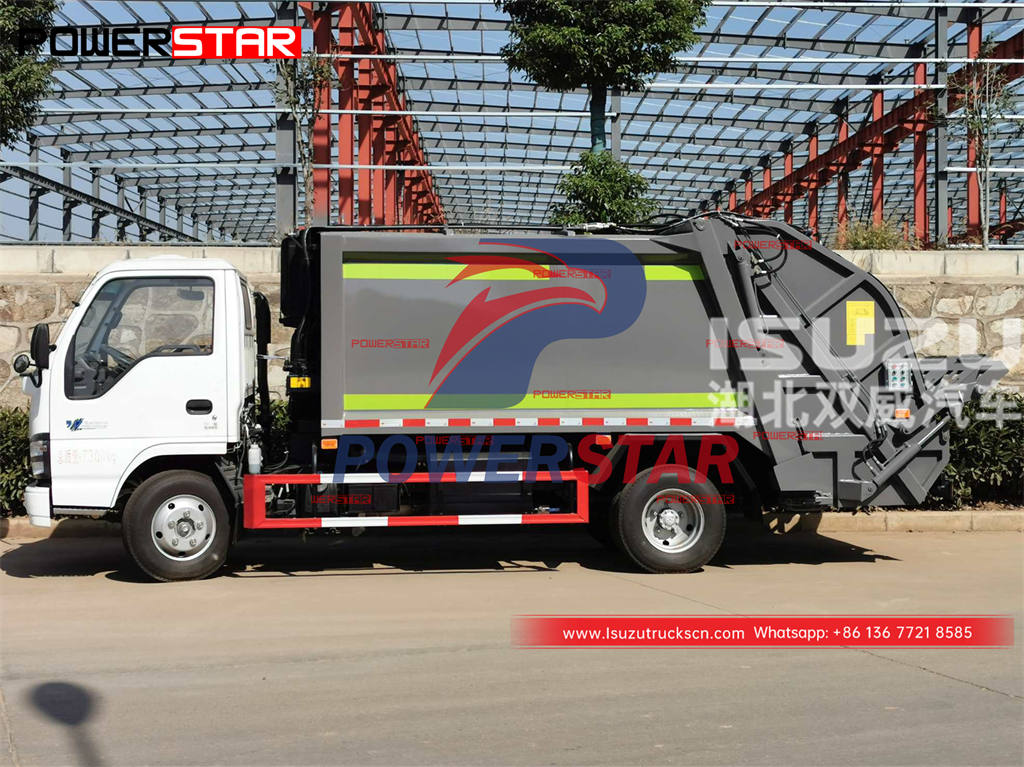 Camion à ordures à chargement arrière ISUZU 4 × 4 130HP 6CBM sur mesure à vendre