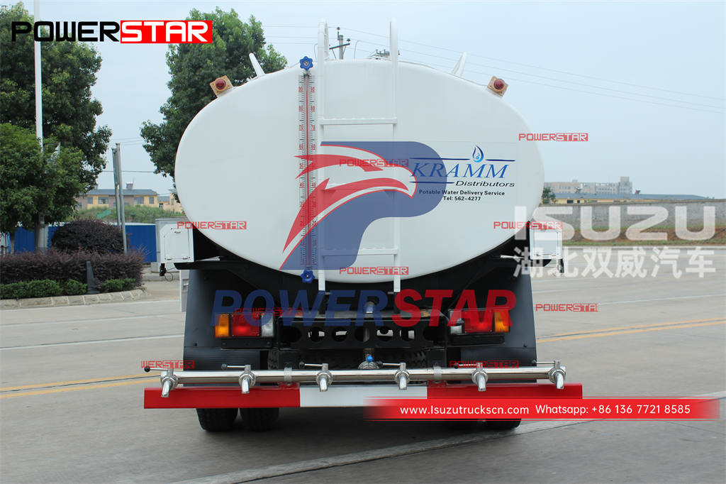 Camion de transport d'eau tout-terrain en acier inoxydable ISUZU 700P 4 × 4 de haute qualité en vente