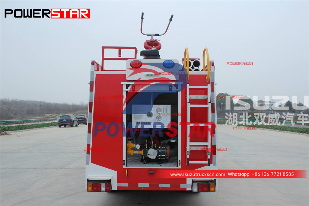Magasin d'usine ISUZU ELF 100P AWD 4 × 4 camions de lutte contre l'incendie à vendre