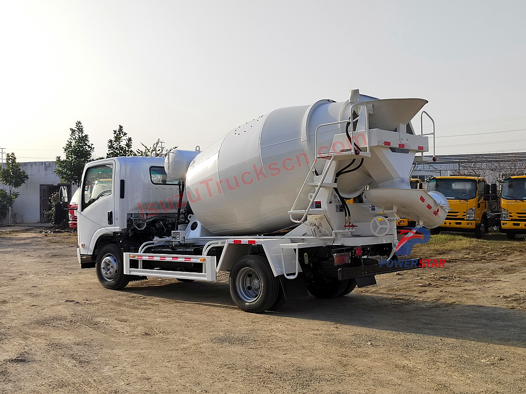 Camion mobile de mélangeur concret de ciment d'Isuzu NPR/700P/ELF 3cbm 4cbm