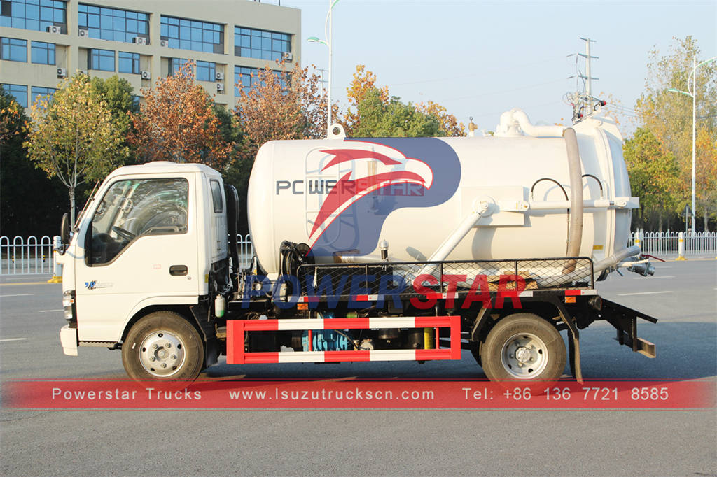 Mini camion d'aspiration des eaux usées sous vide ISUZU 4 × 2 sur mesure