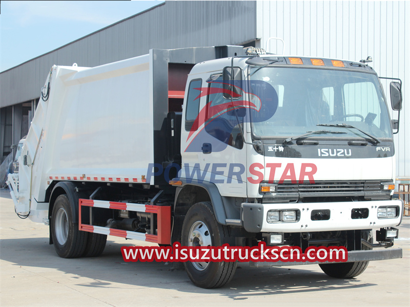 Camion compacteur de déchets Isuzu FTR 4x4