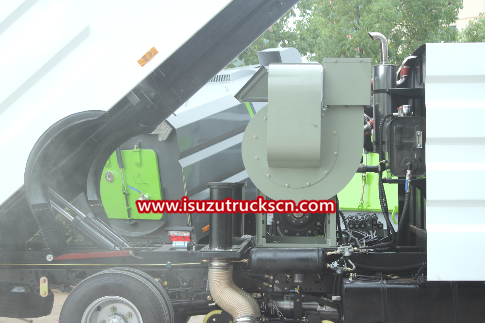 Camion de balayage sous vide Isuzu Pure pour usine de ciment