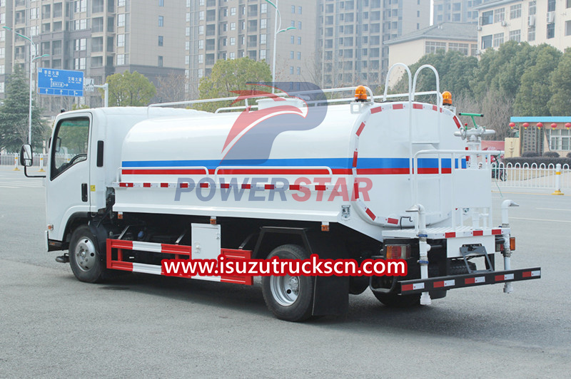 Camion d'eau potable Isuzu
