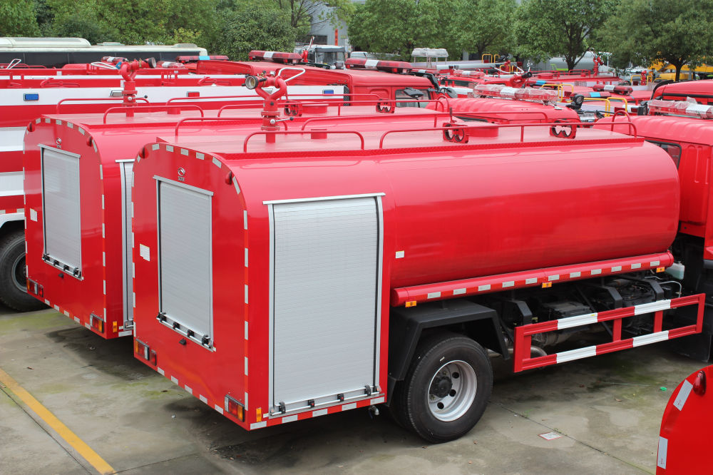 Camion de pompiers à réservoir d'eau par Isuzu FVR