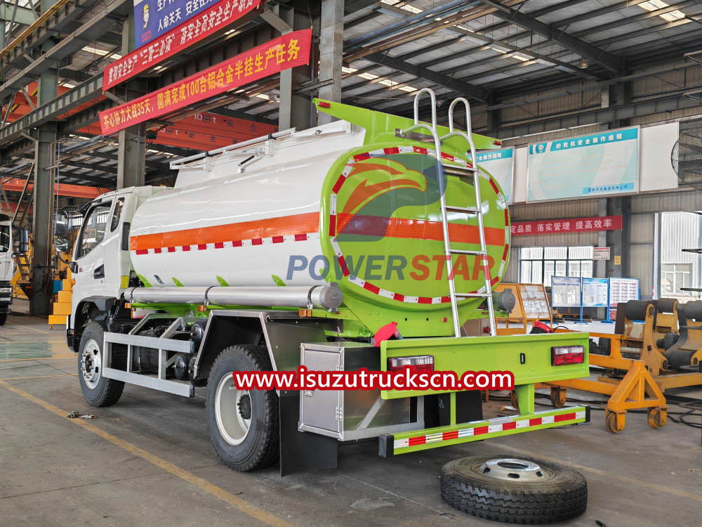 Isuzu conduisent tous des camions de livraison de carburant mobiles en aluminium 4x4