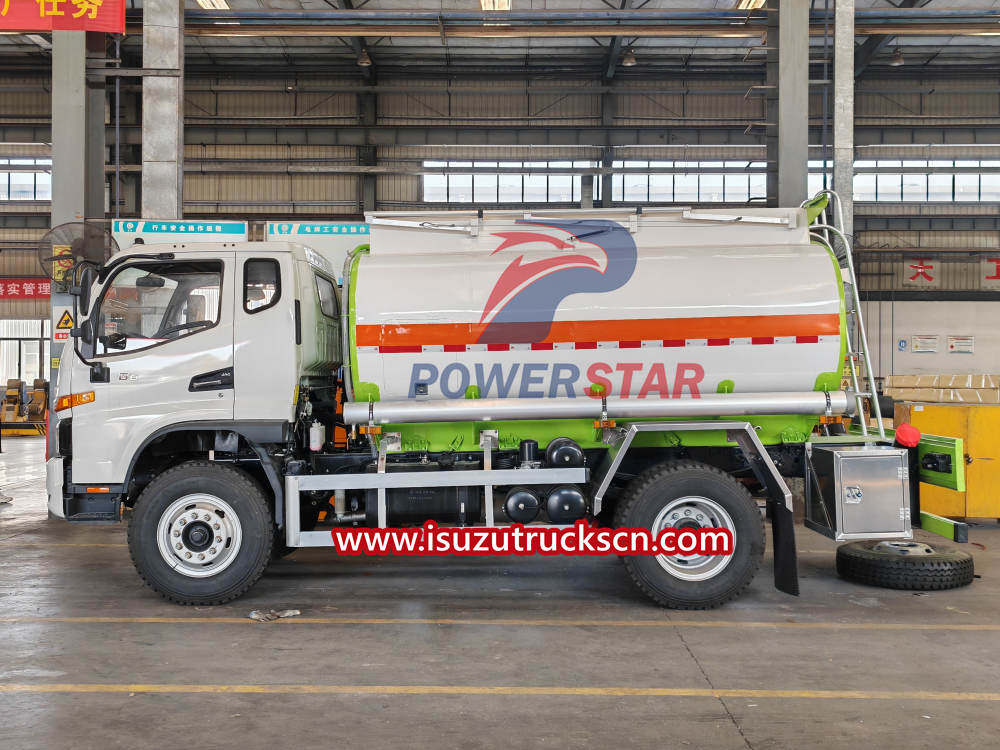 Isuzu conduisent tous des camions de livraison de carburant mobiles en aluminium 4x4