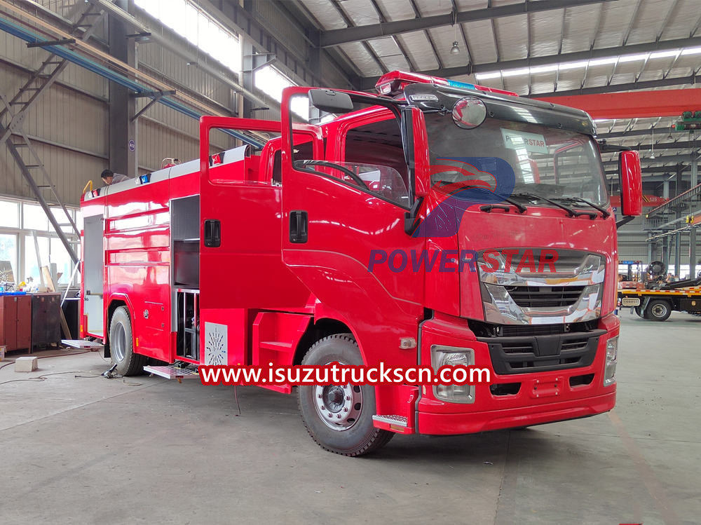 Camion de pompiers Isuzu