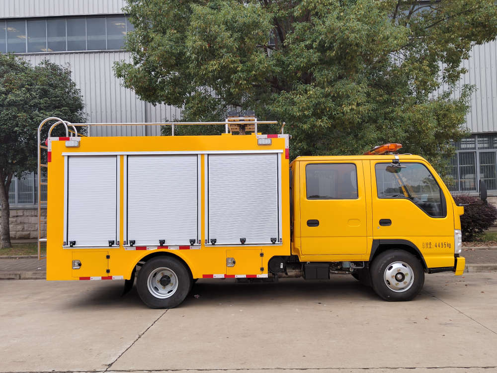 Isuzu Power Car Unité d'alimentation électrique Éclairage mobile Camion de secours d'urgence
