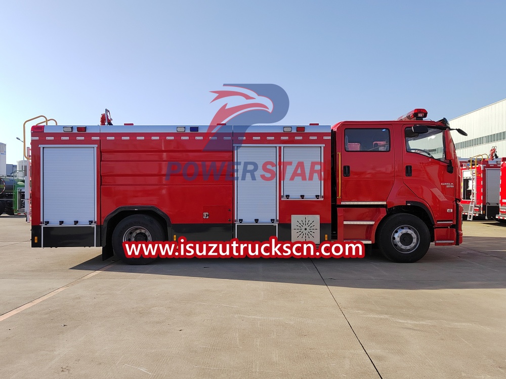 Les pompiers d'Isuzu Giga ont frappé