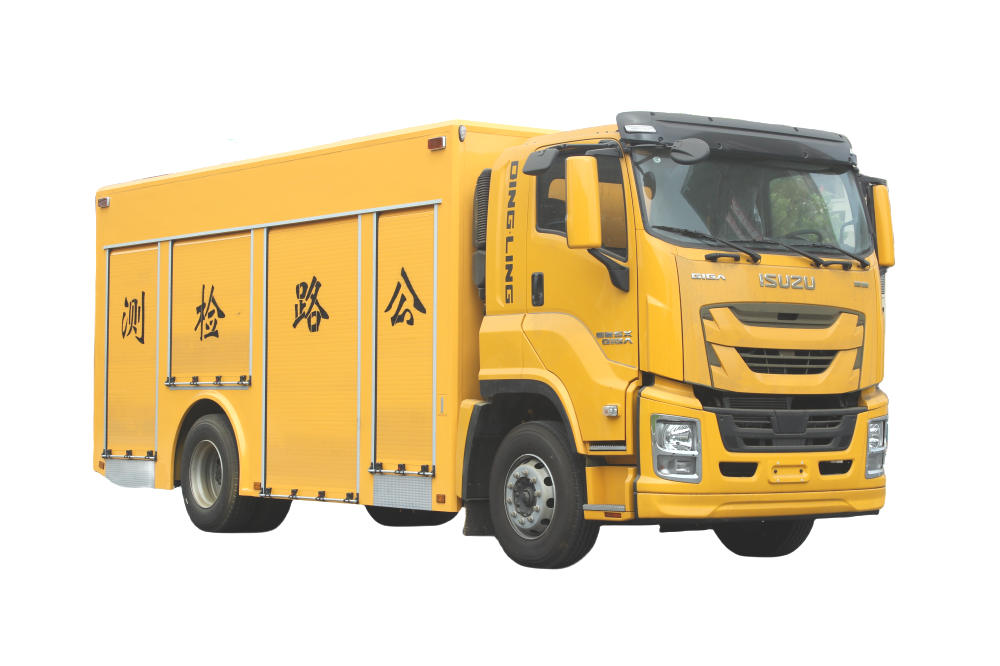 Camion d'inspection routière Isuzu Giga