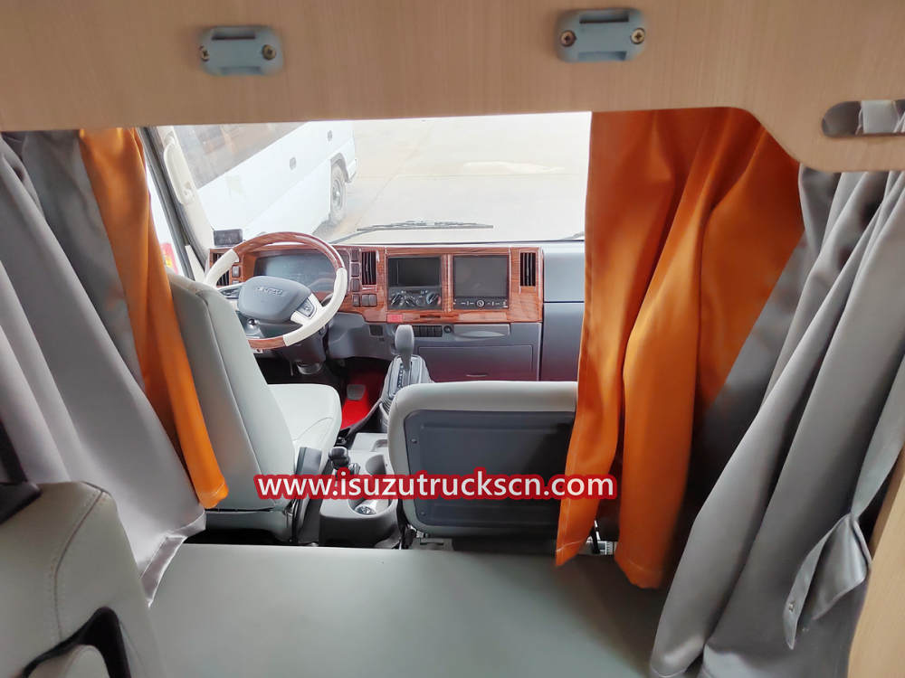 Isuzu Camper Truck Bed Camper RV Caravan avec toilettes et cuisine à vendre