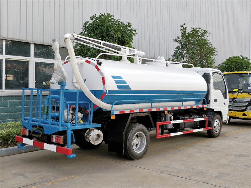 Camion de nettoyage des eaux usées Isuzu NKR