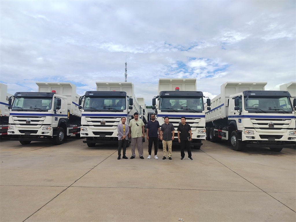 Un client saoudien envisage d'acheter un camion-benne SINOTRUK HOWO