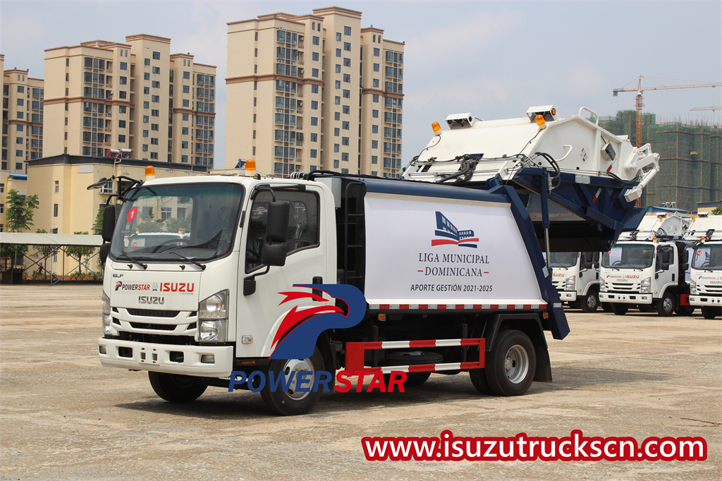 Camion compacteur de déchets Isuzu NPR 6cbm vers l'Éthiopie