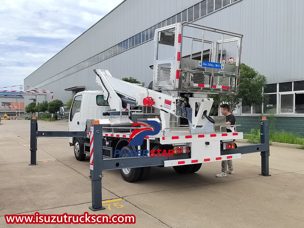 Camion de travail aérien à flèche télescopique Isuzu