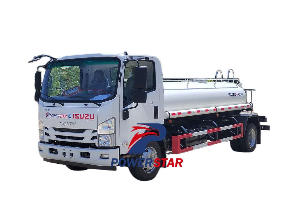 Camion de service d'eau potable Isuzu NPR