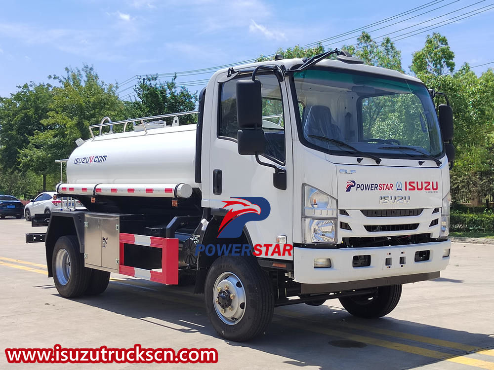 Camion citerne à eau Isuzu