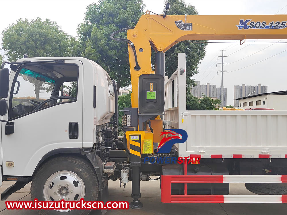 Isuzu straight boom crane