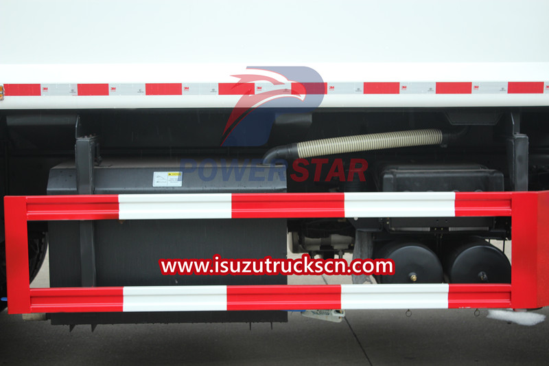 Isuzu giga rear end loader compactor truck
