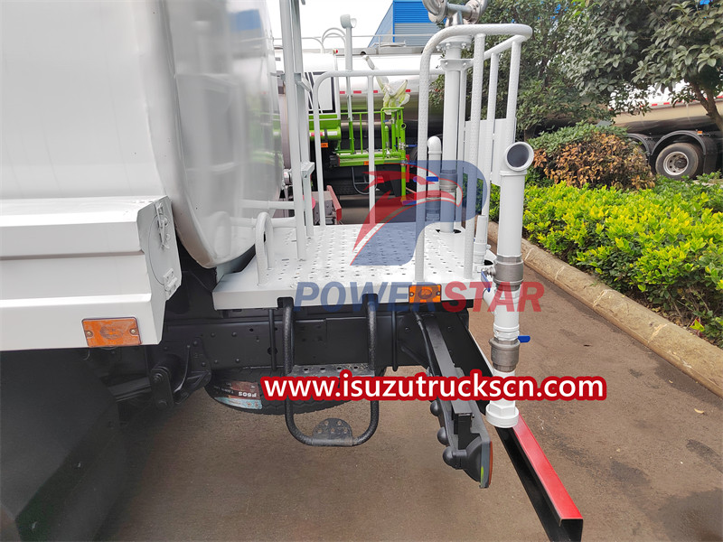 ISUZU 5000 liters water tanker truck for sale