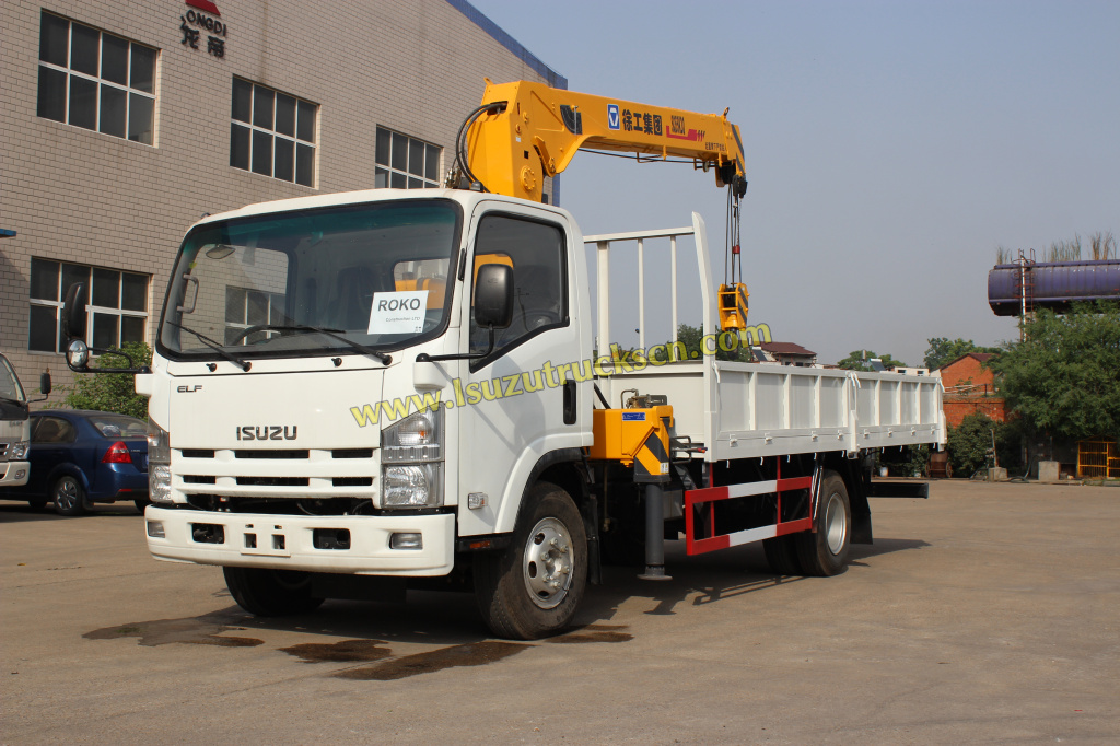 Ordre de société de construction Afrique ROKO camion Isuzu NPR avec grue de 5 tonnes XCMG