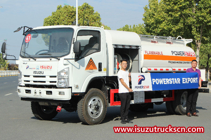Le camion-citerne de carburant ISUZU à traction intégrale NPR 4000L est livré aux Philippines
    