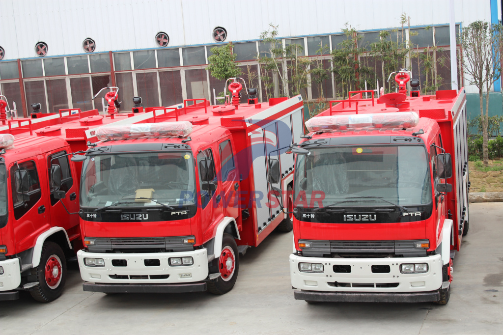 ISUZU camion de pompier avec mousse eau poudre pétrolier de camions Powerstar